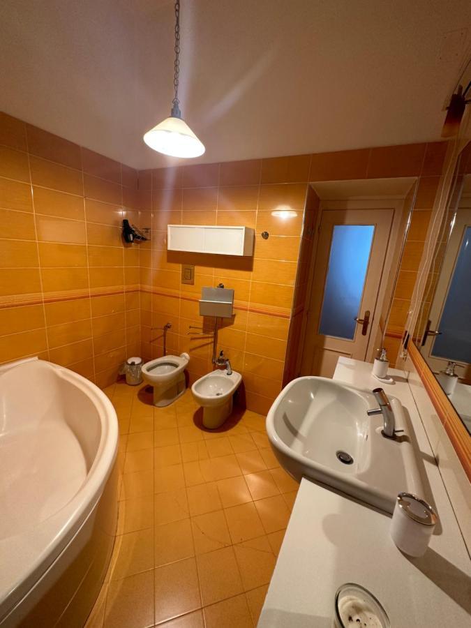 Carme Guest House เนเปิลส์ ภายนอก รูปภาพ