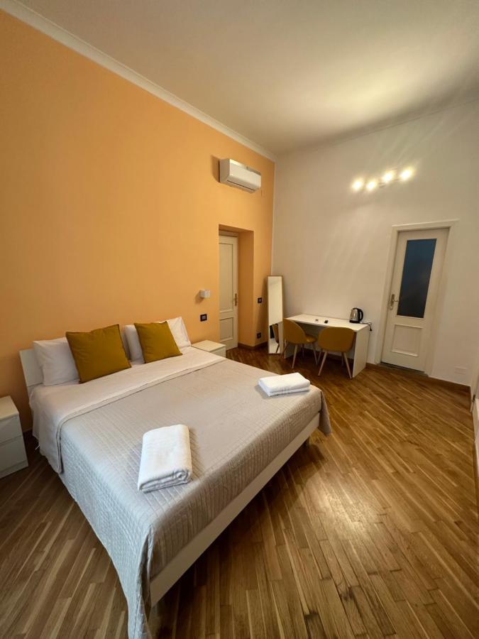 Carme Guest House เนเปิลส์ ภายนอก รูปภาพ