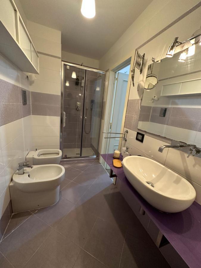 Carme Guest House เนเปิลส์ ภายนอก รูปภาพ